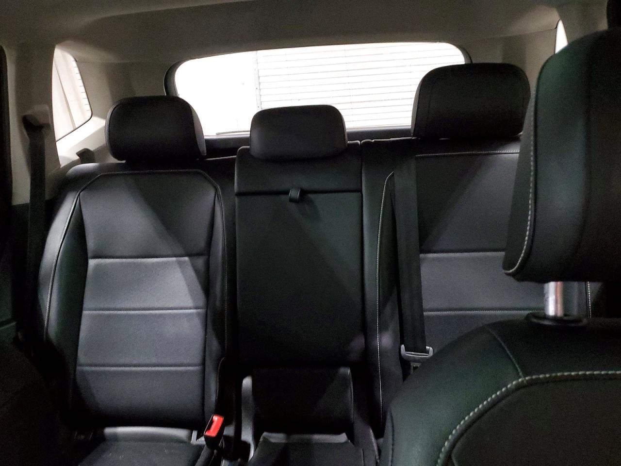 2021 VOLKSWAGEN TIGUAN SE photo 10