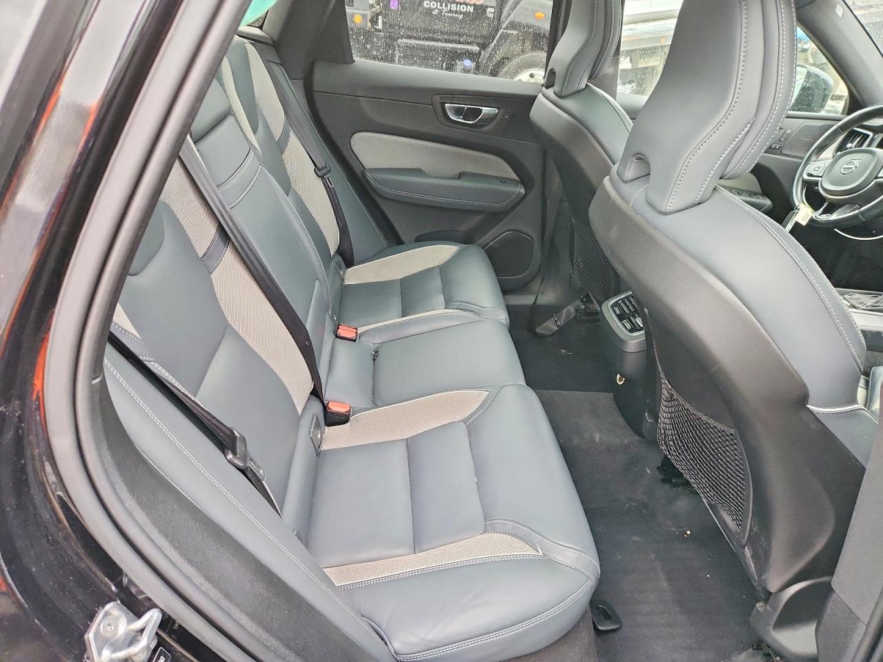 2020 VOLVO XC60 T5 R-DESIGN photo 21