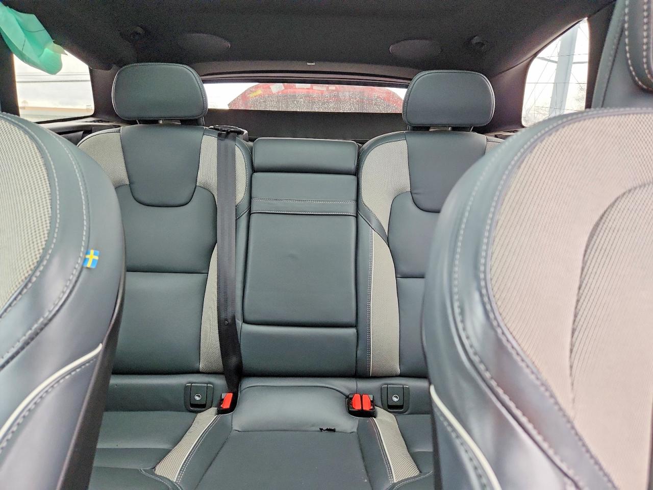 2020 VOLVO XC60 T5 R-DESIGN photo 19