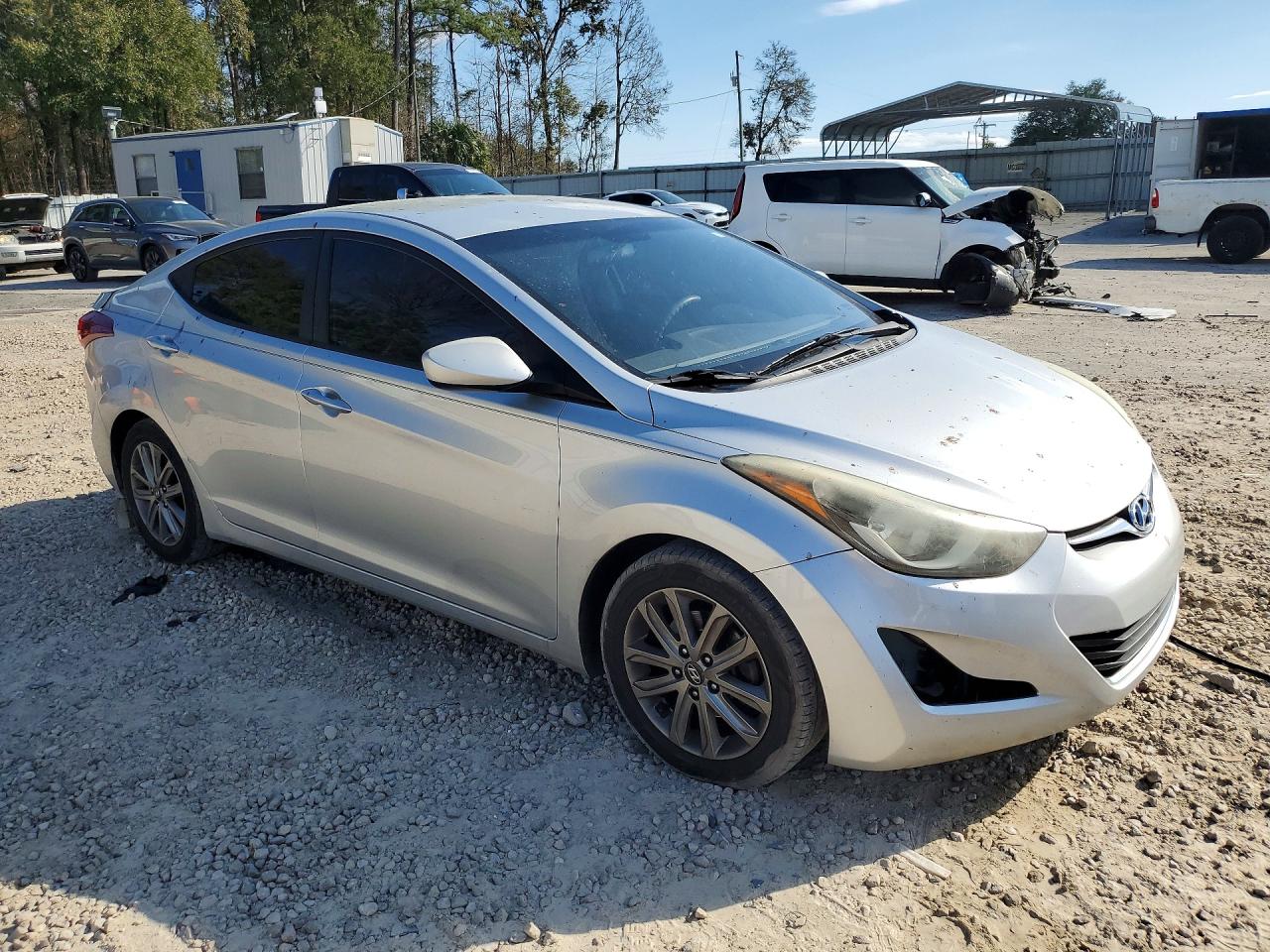 2016 HYUNDAI ELANTRA SE photo 4