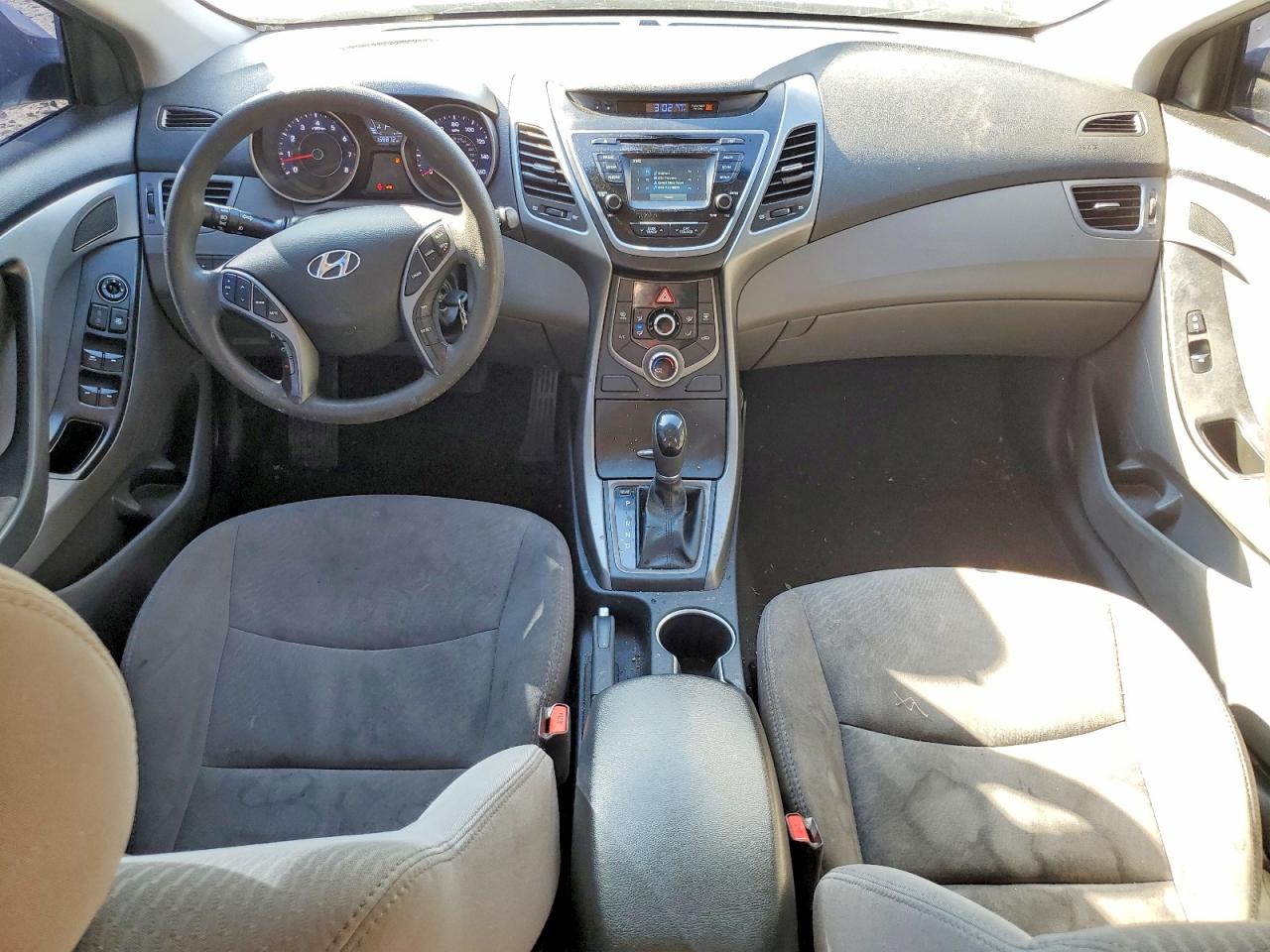 2016 HYUNDAI ELANTRA SE photo 8