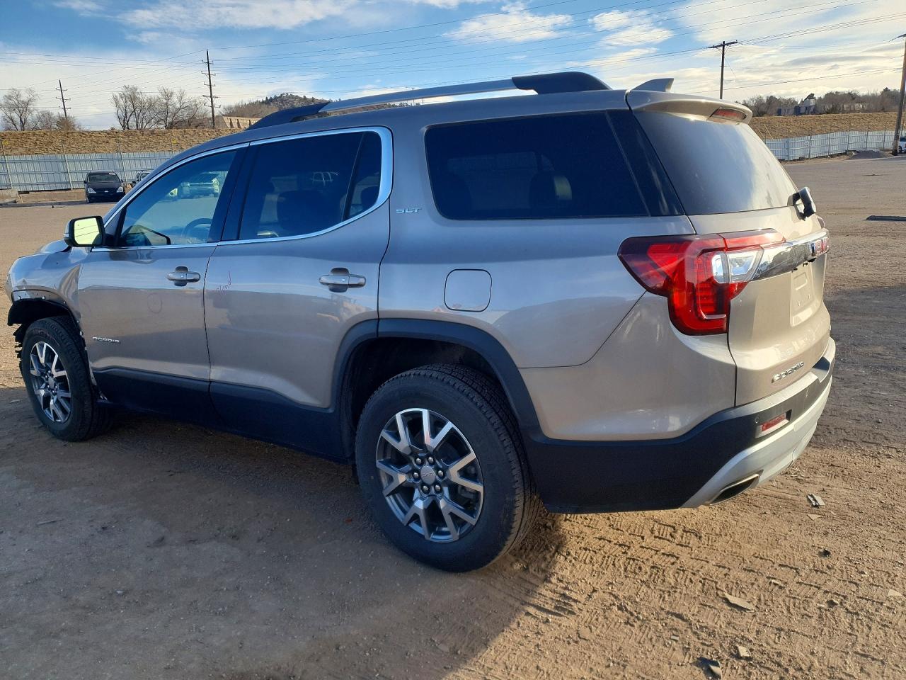 2023 GMC ACADIA SLT photo 2