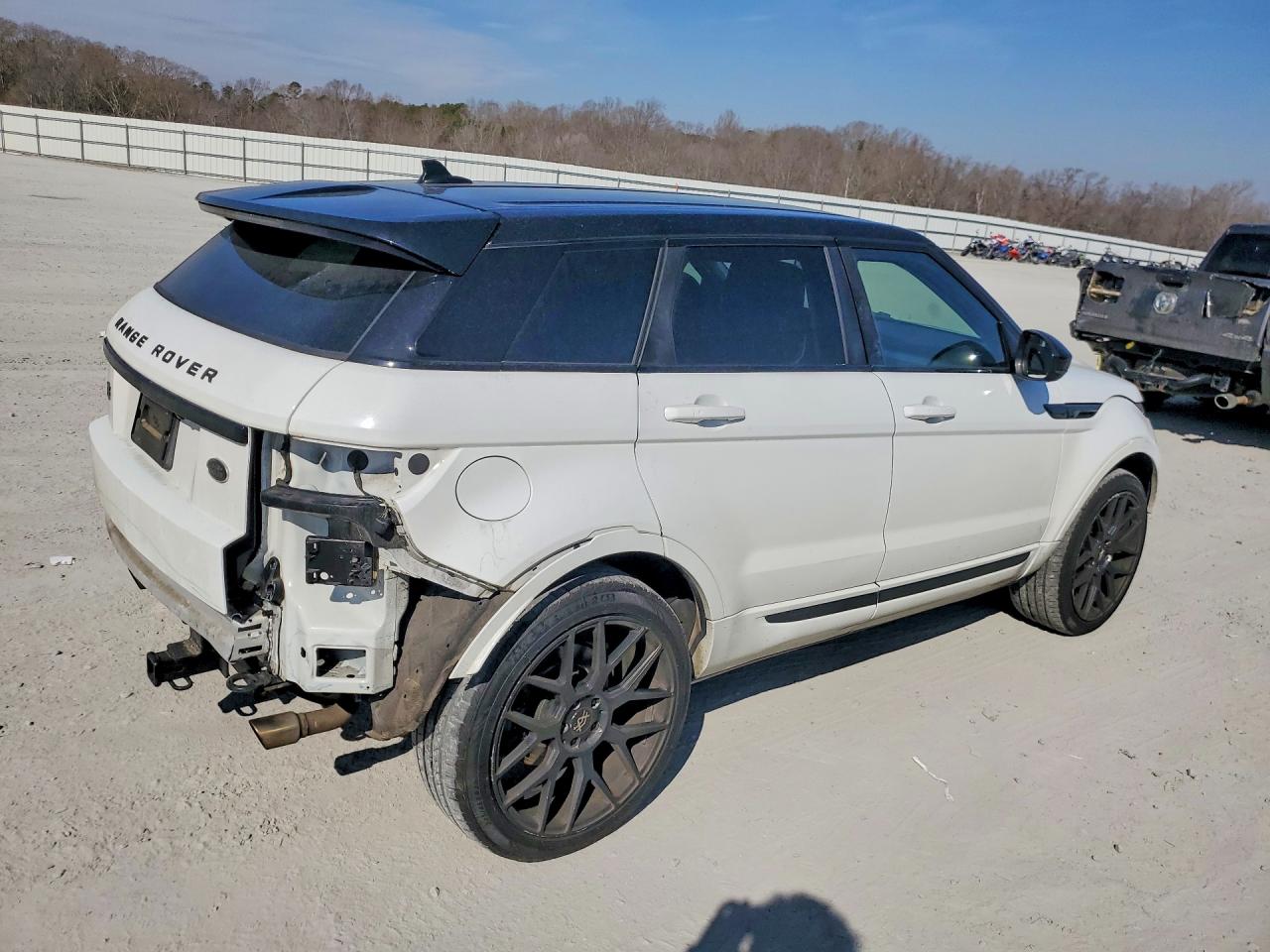 2016 LAND ROVER RANGE ROVER EVOQUE SE photo 3