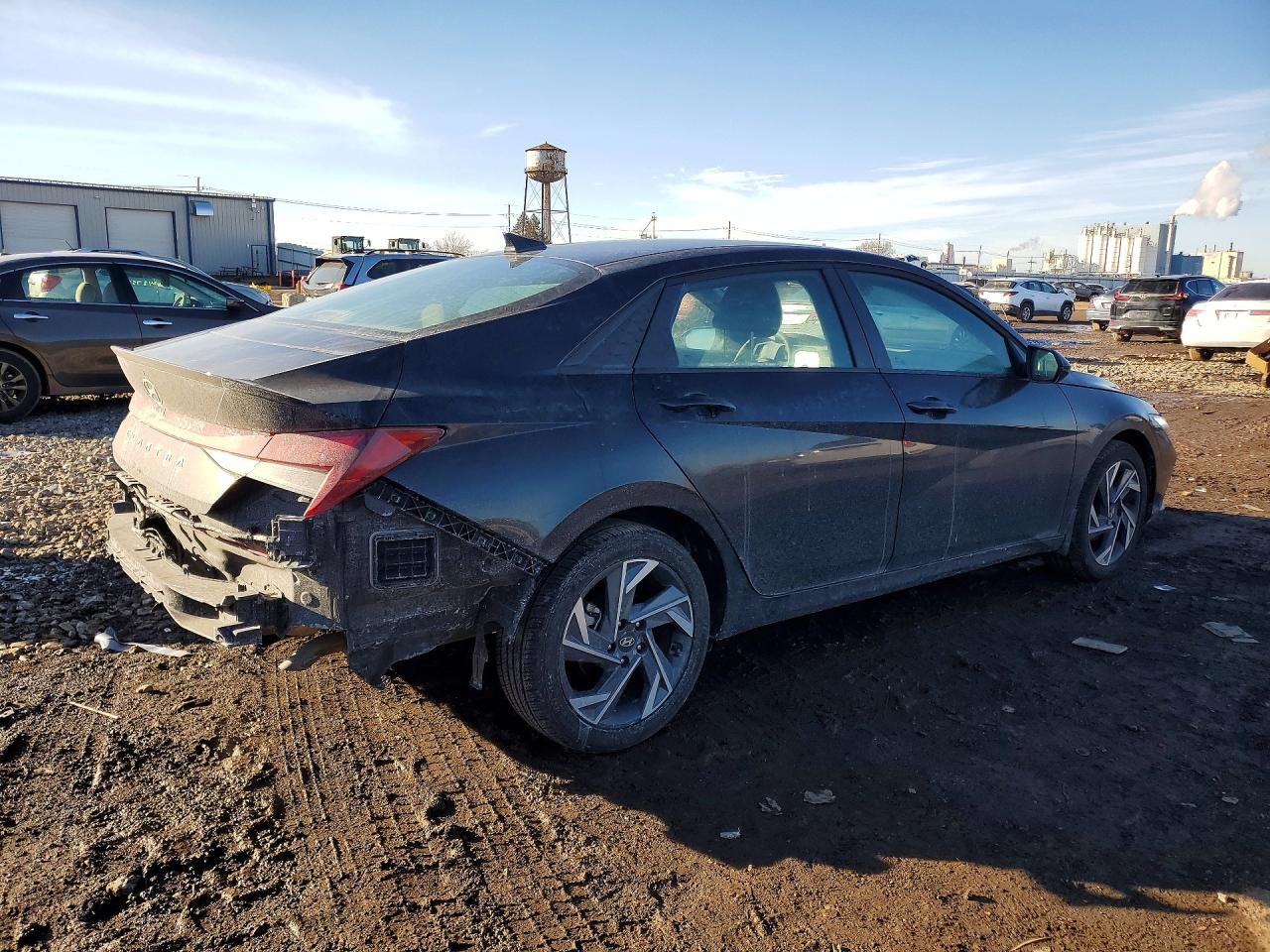 2025 HYUNDAI ELANTRA SEL SPORT photo 5