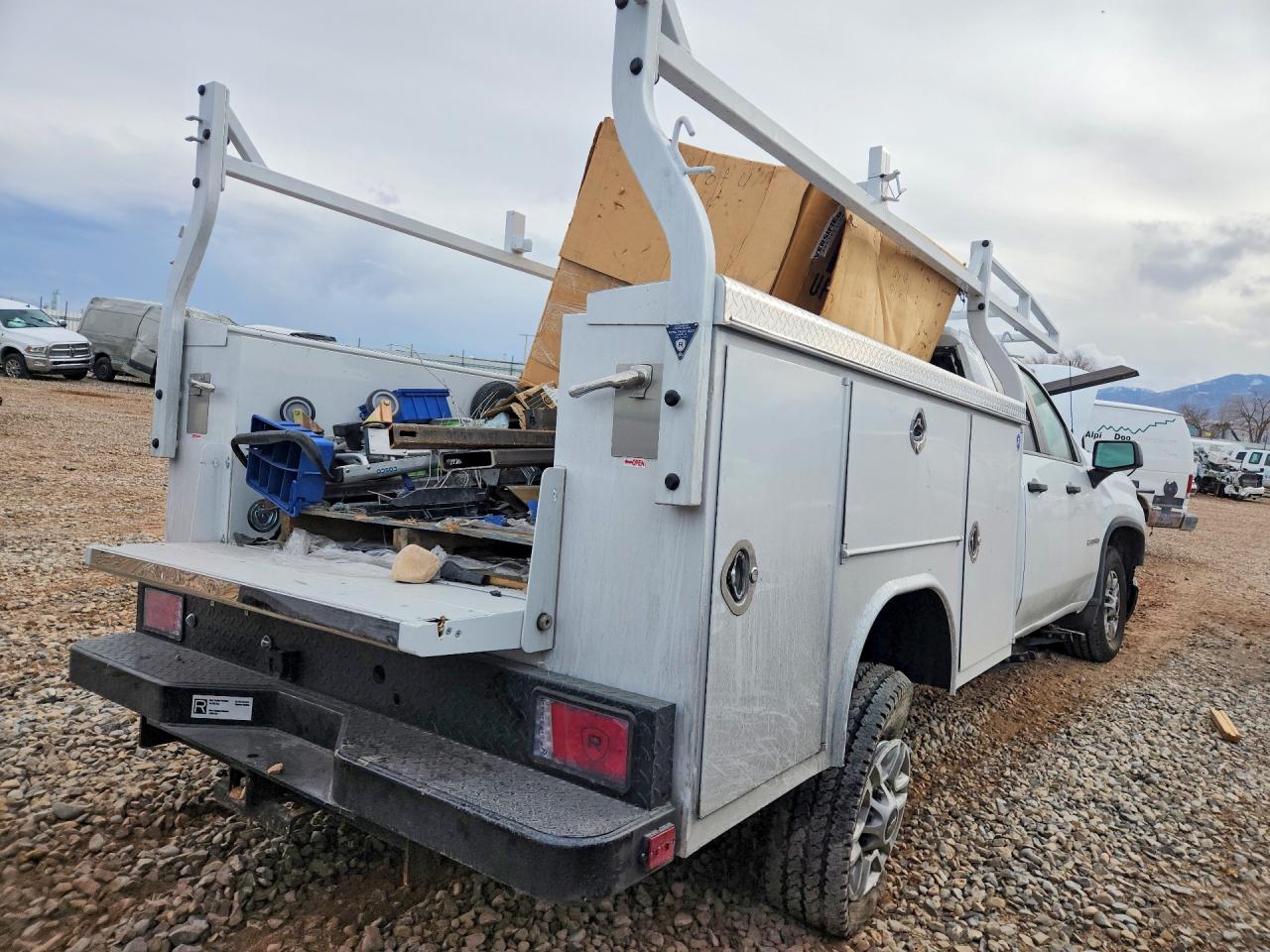 2025 CHEVROLET SILVERADO C2500 HEAVY DUTY photo 5