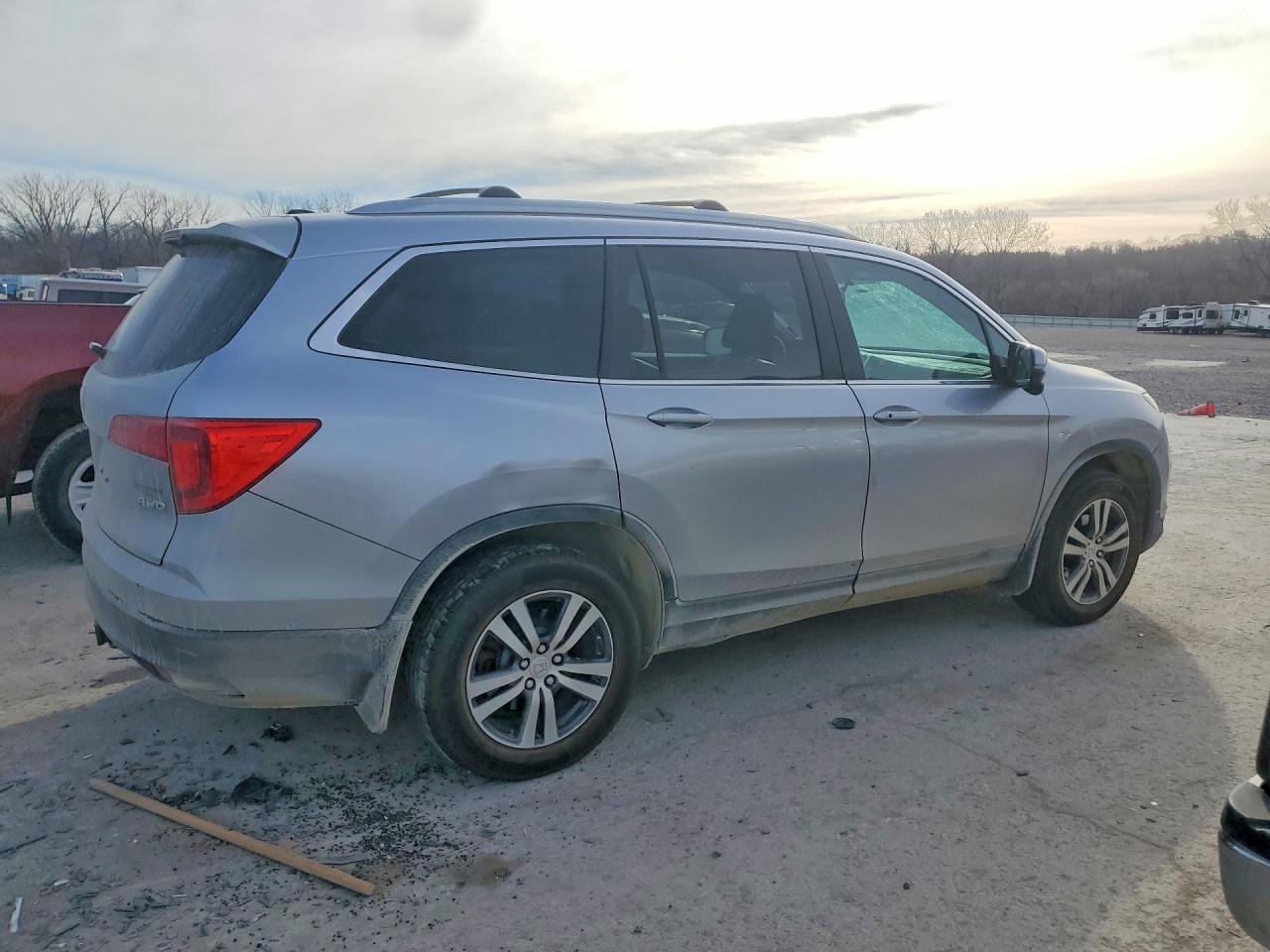 2016 HONDA PILOT EXL photo 3