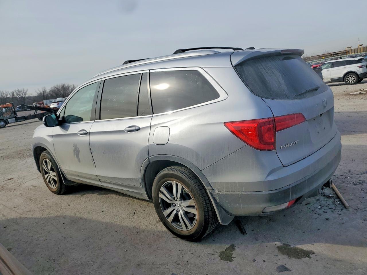 2016 HONDA PILOT EXL photo 2