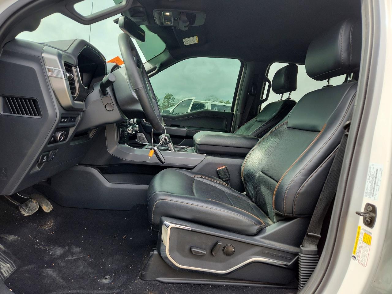 2024 FORD F150 LARIAT photo 25
