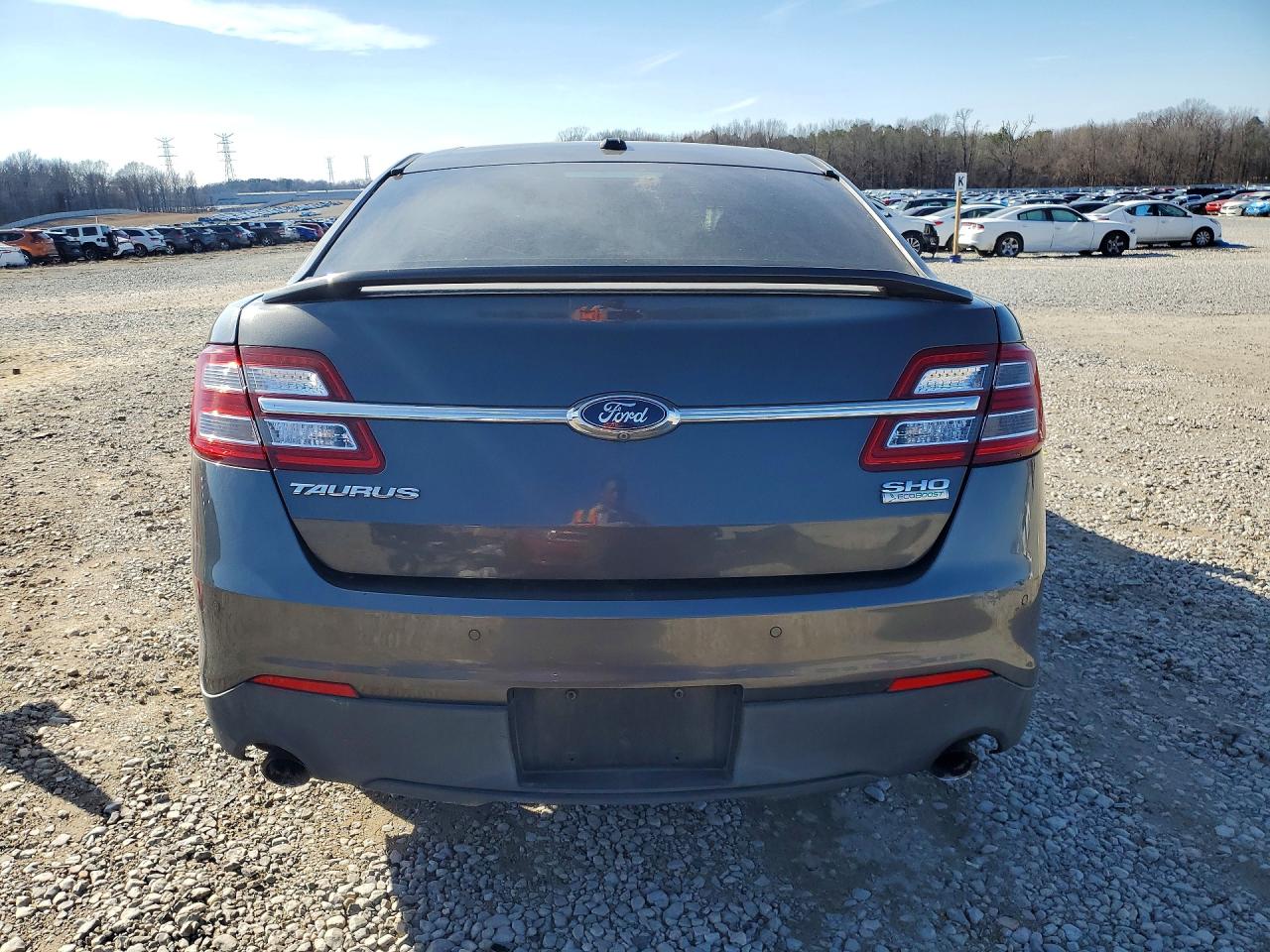 2015 FORD TAURUS SHO photo 11