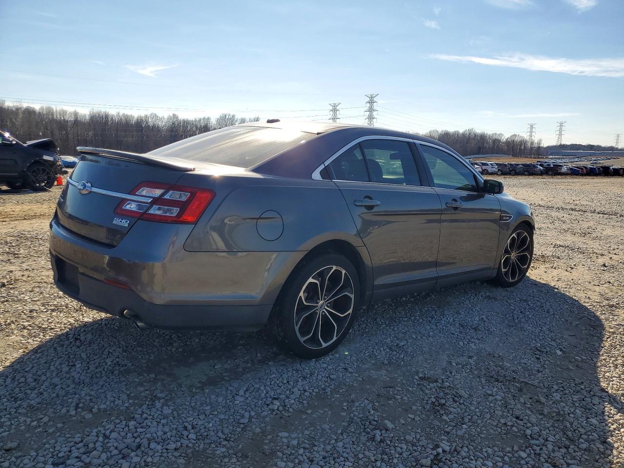2015 FORD TAURUS SHO photo 5