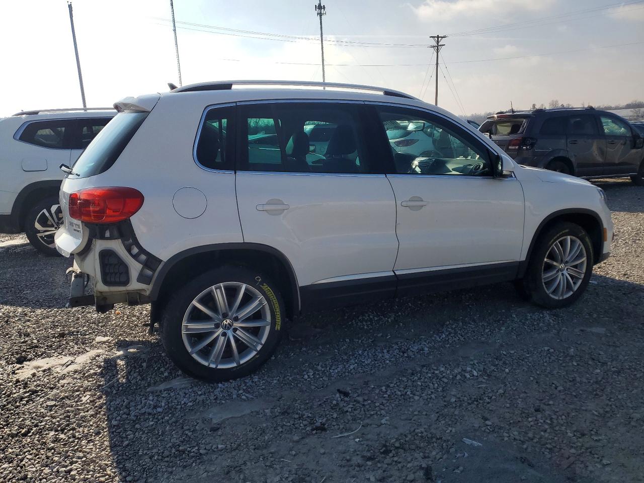 2013 VOLKSWAGEN TIGUAN S photo 3