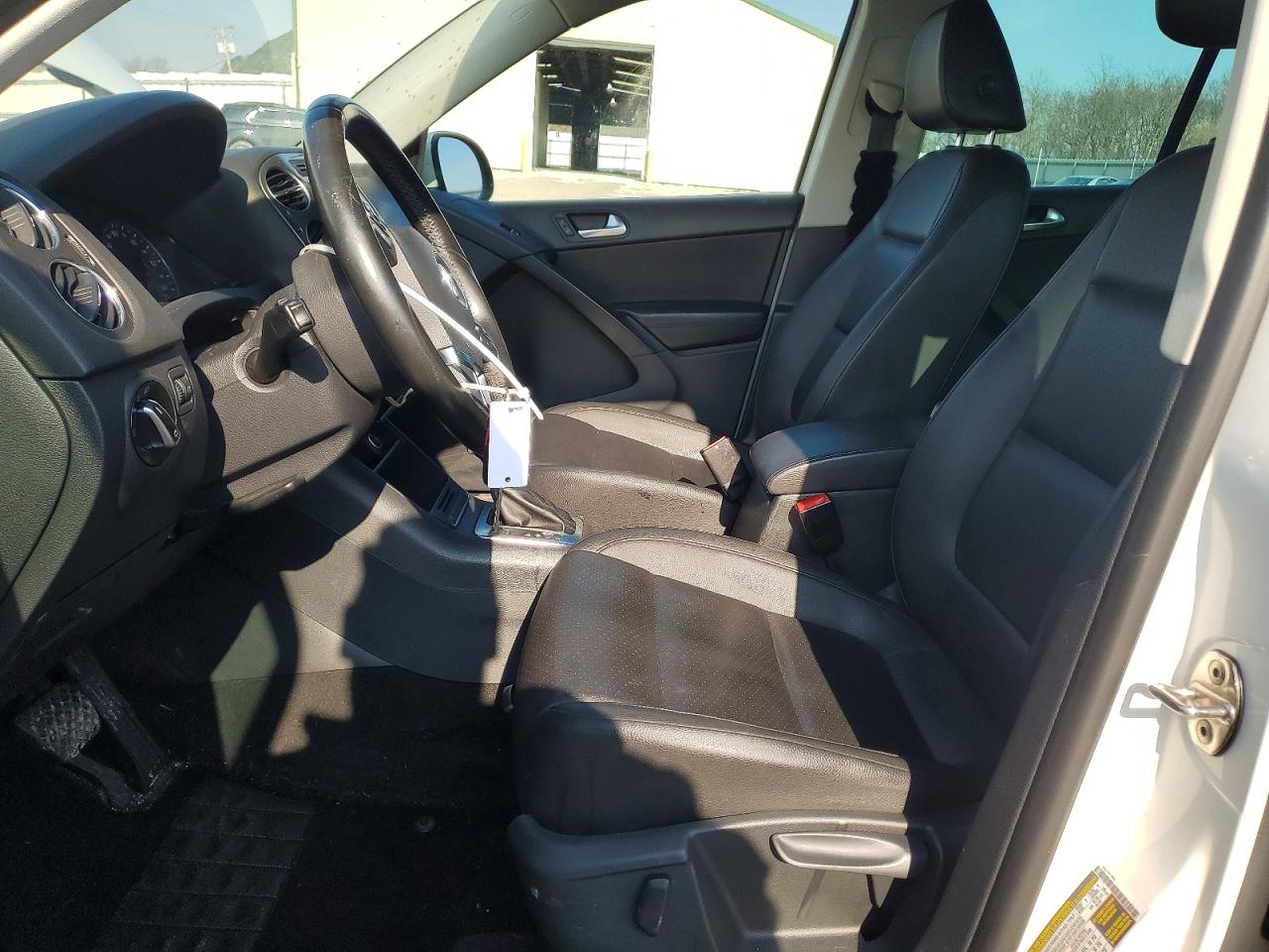 2013 VOLKSWAGEN TIGUAN S photo 7