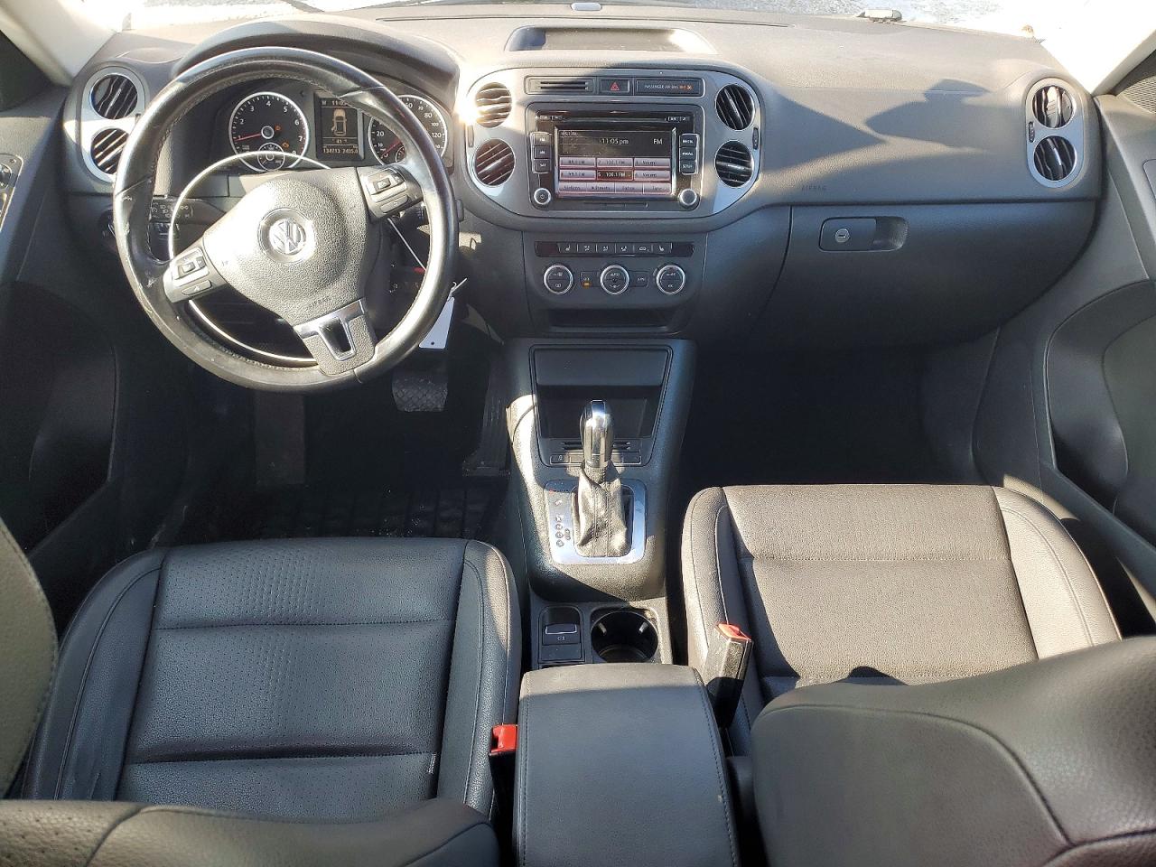 2013 VOLKSWAGEN TIGUAN S photo 8