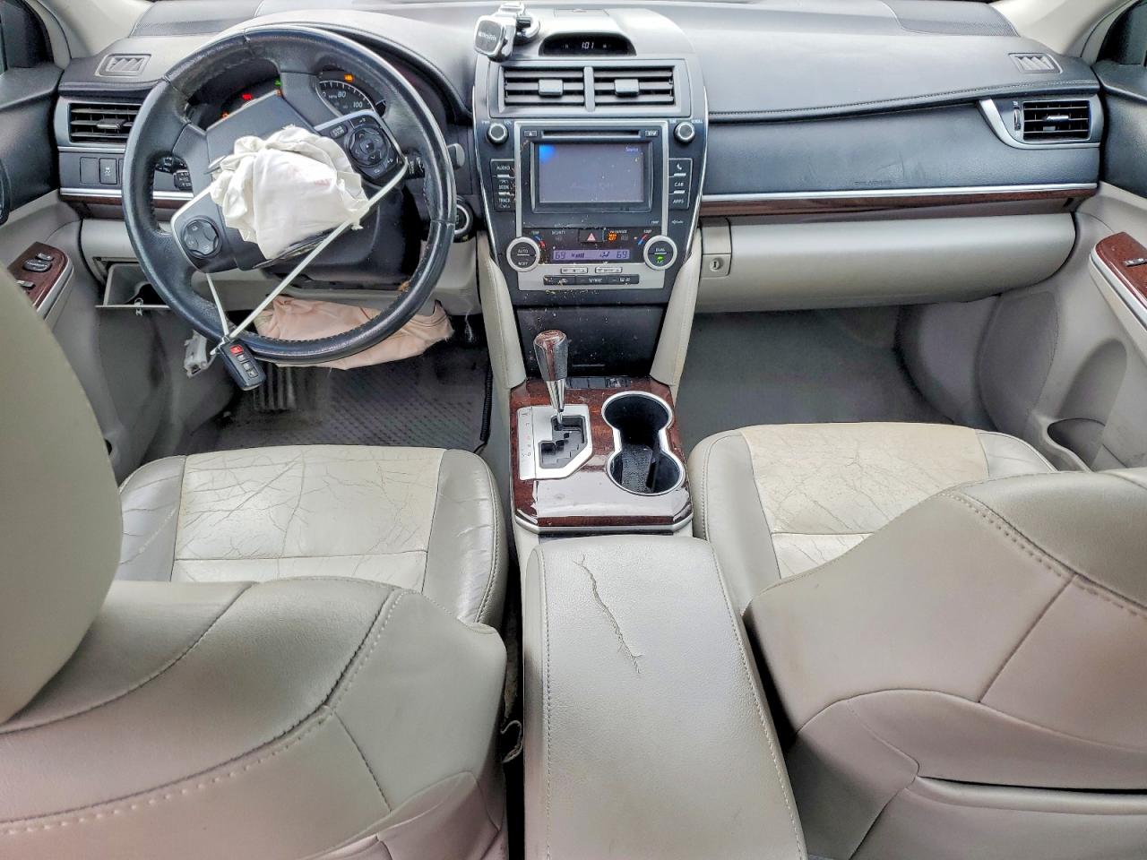2012 TOYOTA CAMRY photo 15