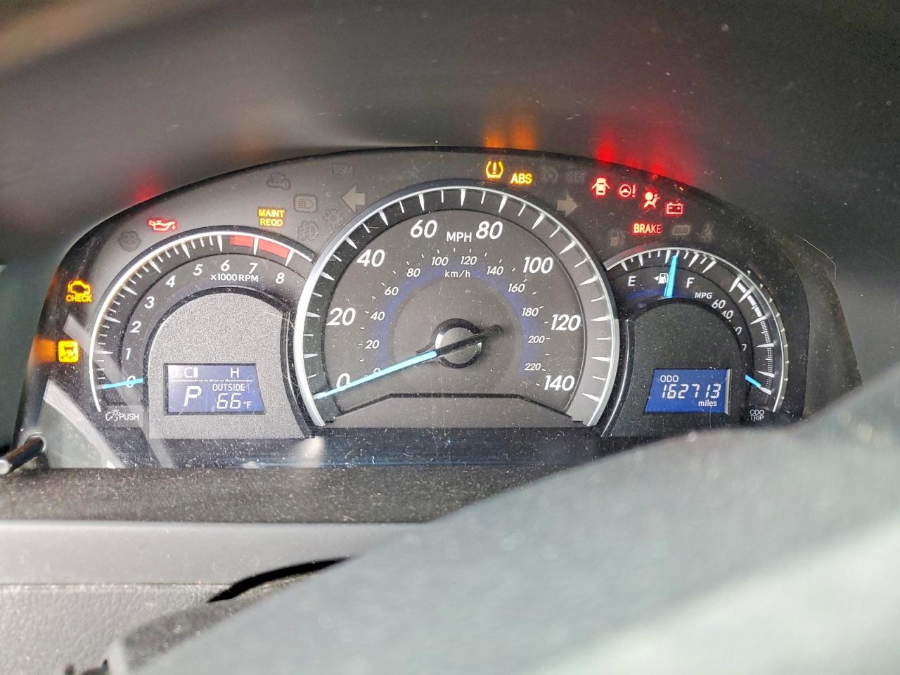 2012 TOYOTA CAMRY photo 17