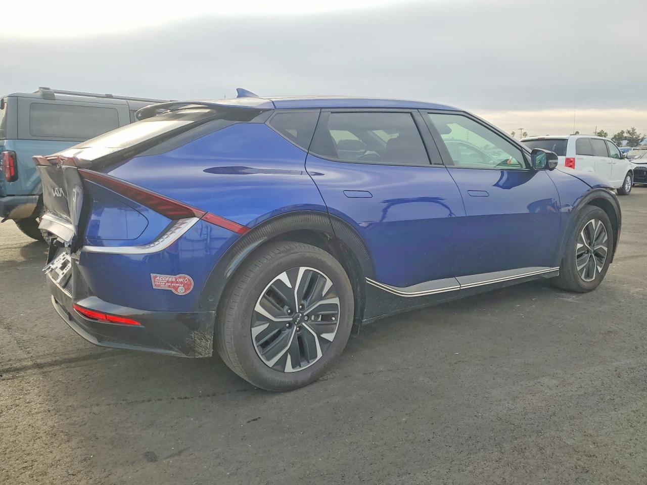 2024 KIA EV6 LIGHT photo 5