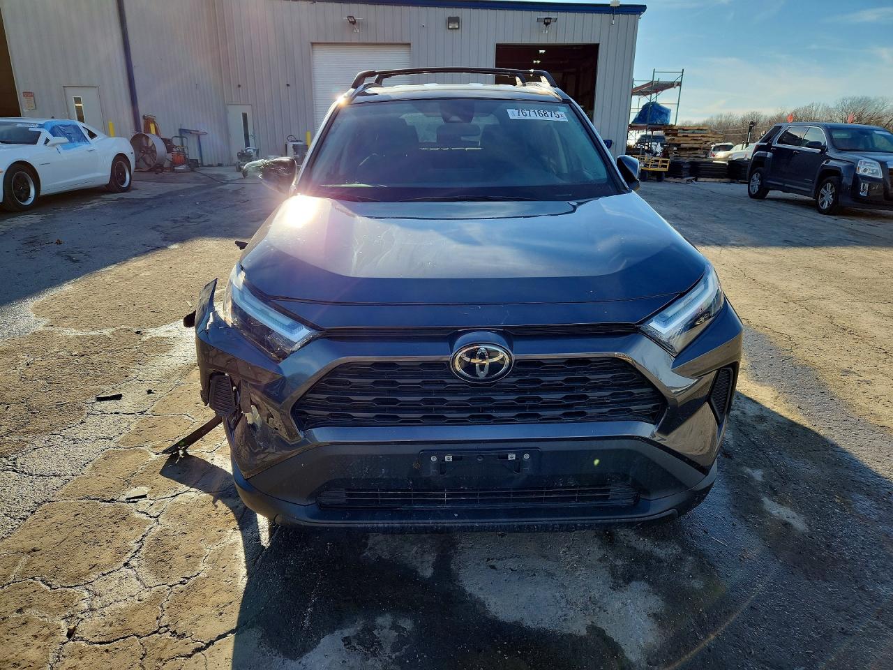 2022 TOYOTA RAV4 XLE photo 9