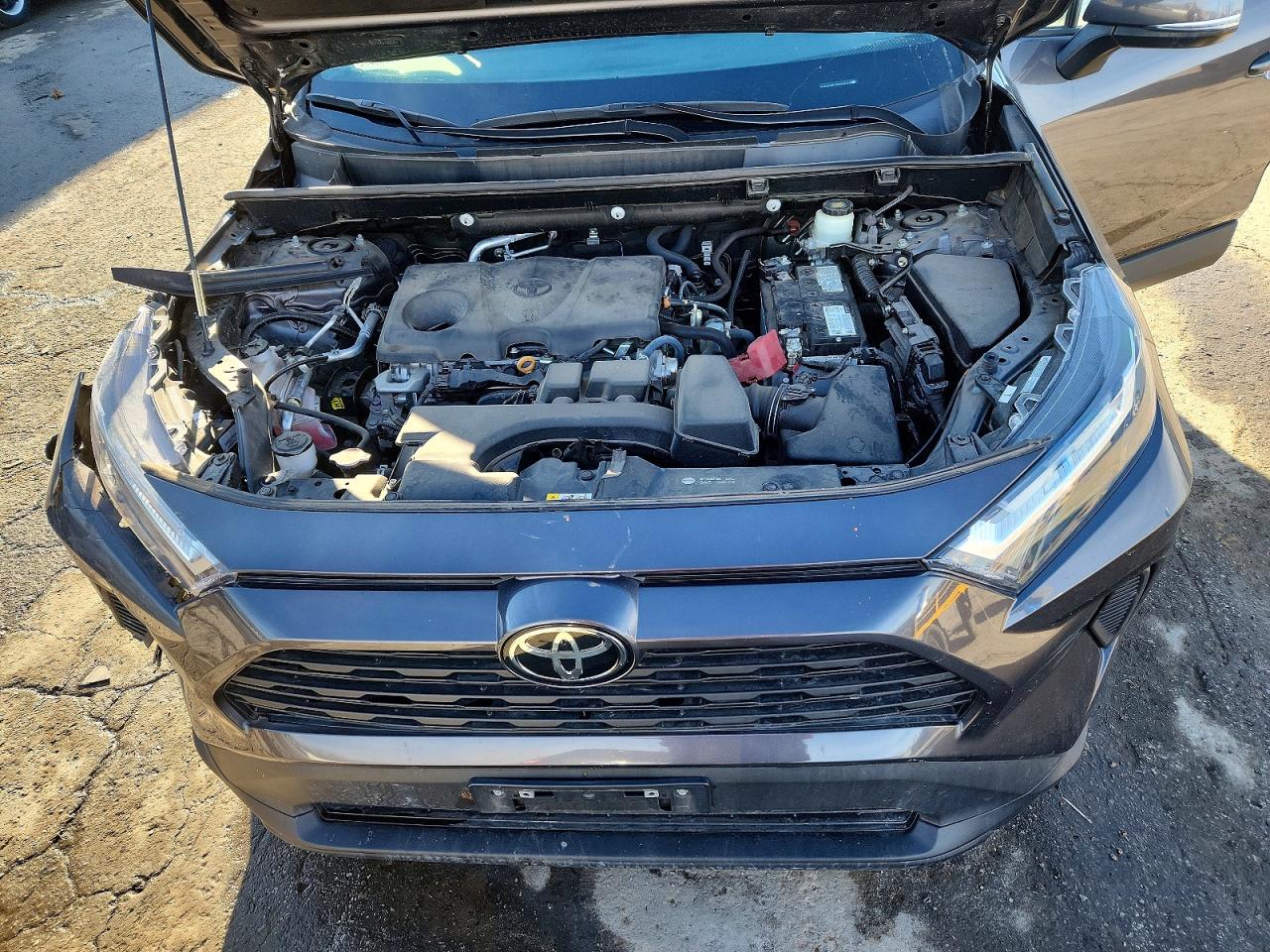 2022 TOYOTA RAV4 XLE photo 23