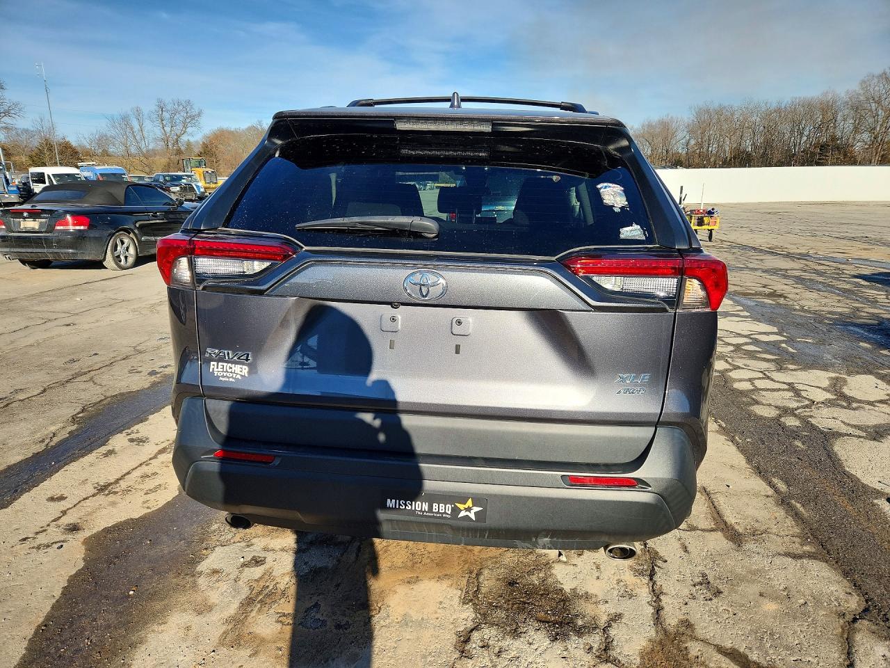 2022 TOYOTA RAV4 XLE photo 11