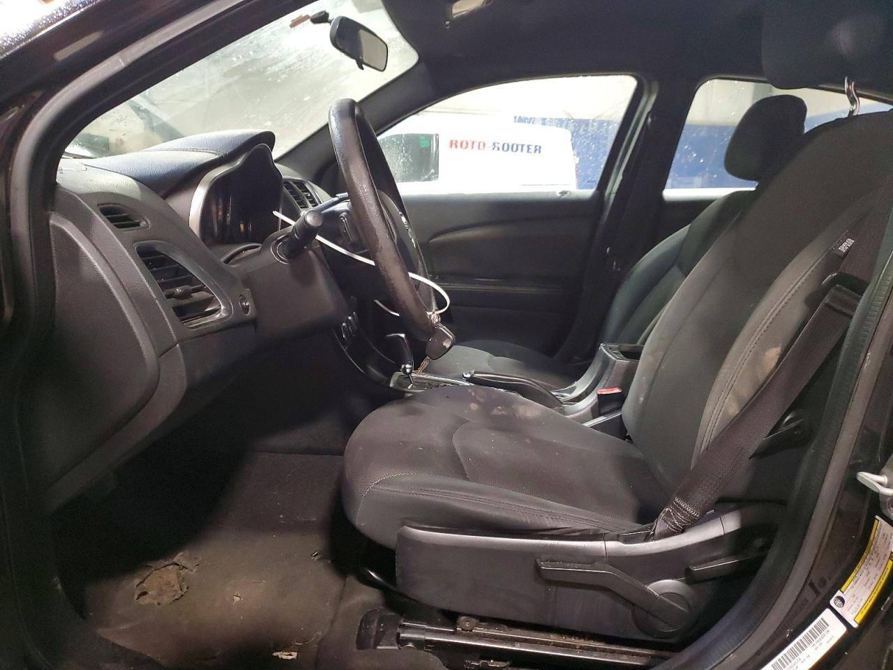 2012 DODGE AVENGER SE photo 13