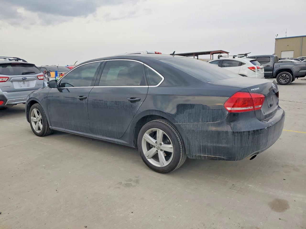 2015 VOLKSWAGEN PASSAT photo 4
