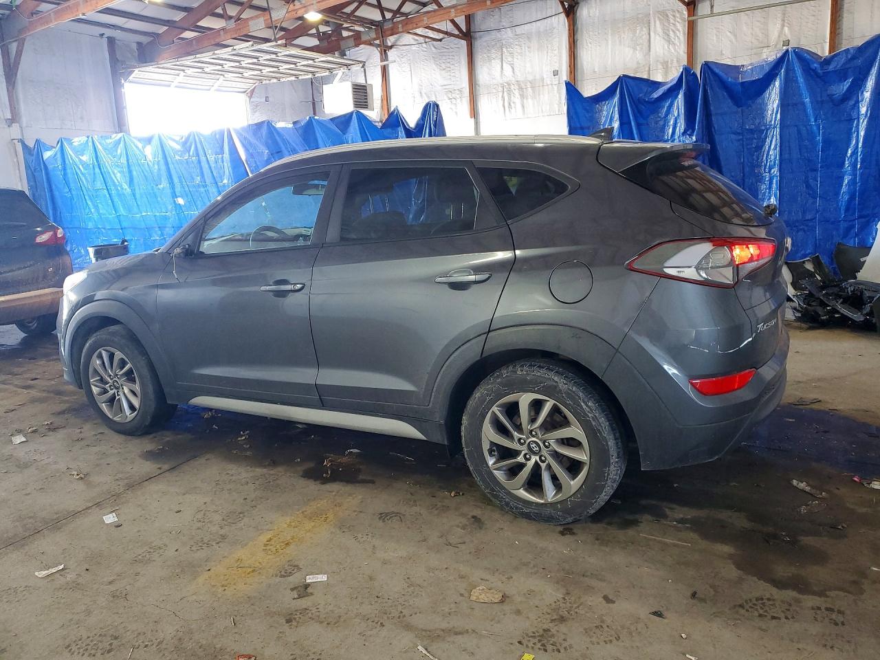 2018 HYUNDAI TUCSON SEL photo 2