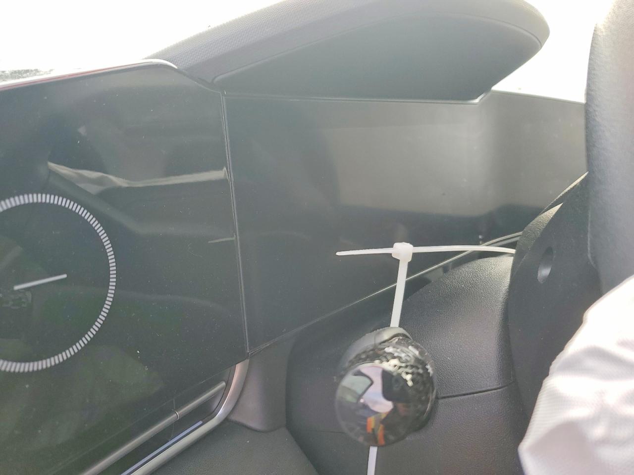 2024 HYUNDAI ELANTRA SEL photo 9