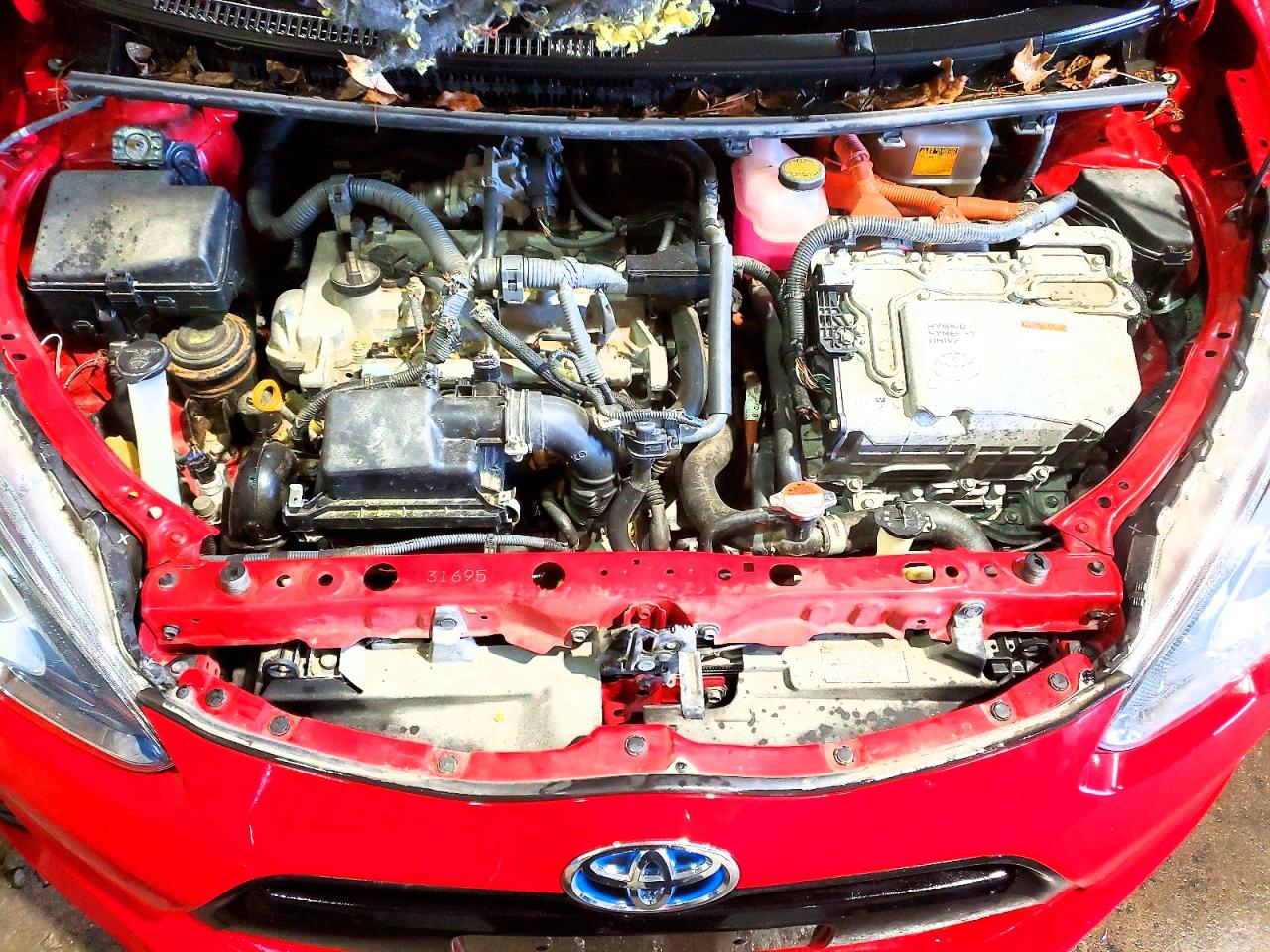 2016 TOYOTA PRIUS C THREE photo 11