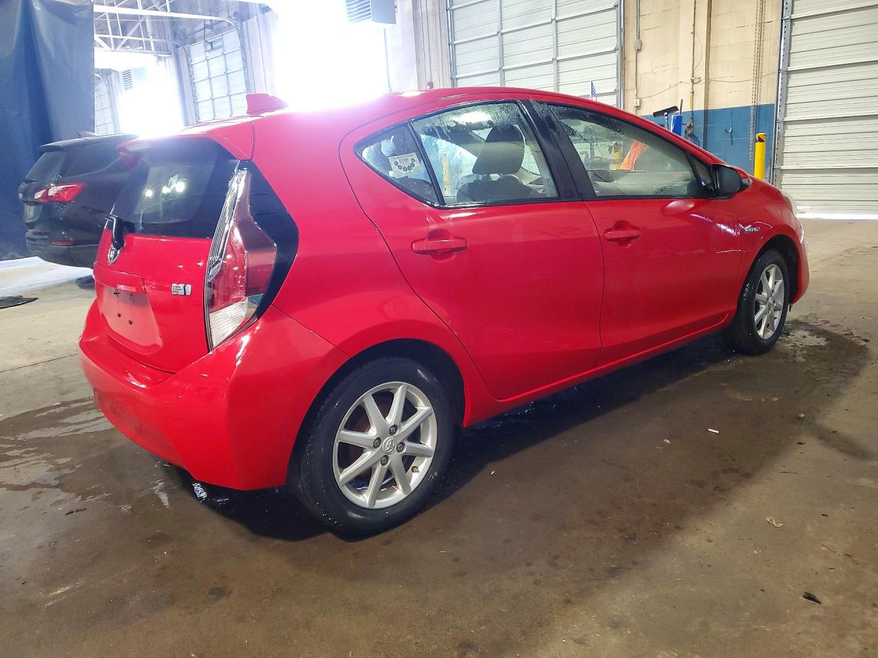 2016 TOYOTA PRIUS C THREE photo 3