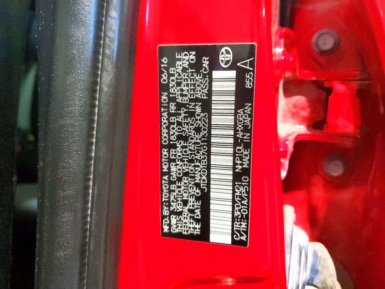 2016 TOYOTA PRIUS C THREE photo 12