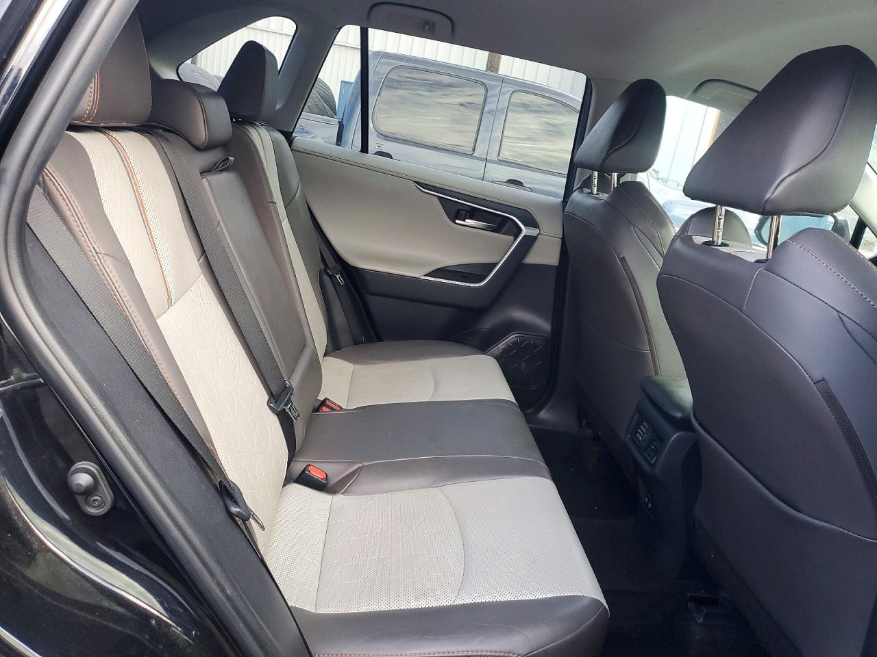 2019 TOYOTA RAV4 ADVENTURE photo 11