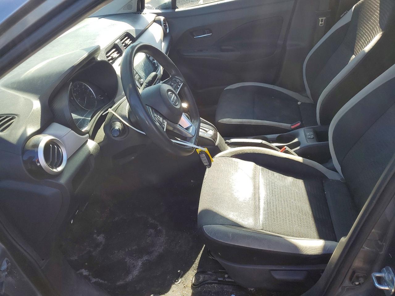 2021 NISSAN VERSA SV photo 13