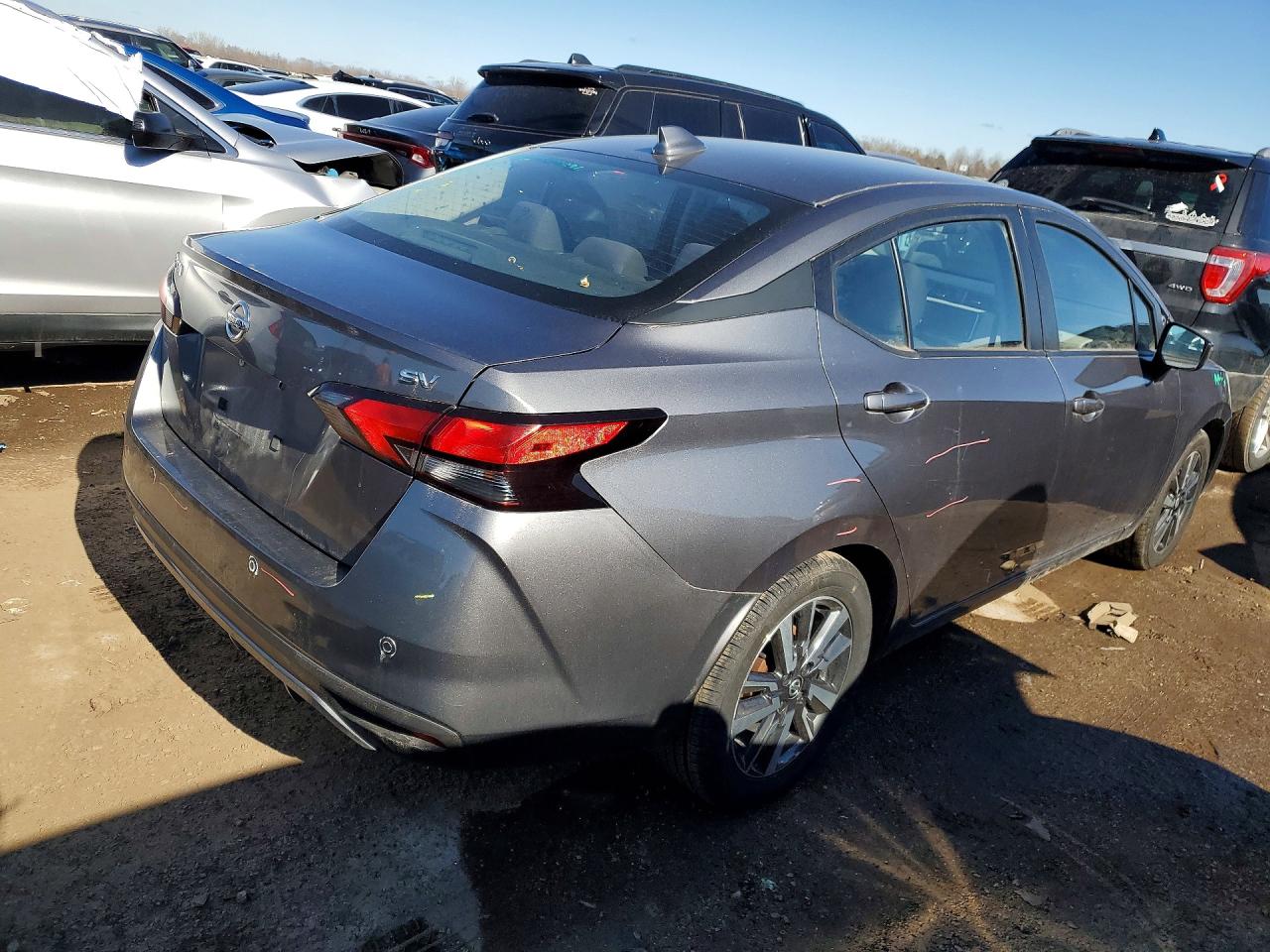 2021 NISSAN VERSA SV photo 5