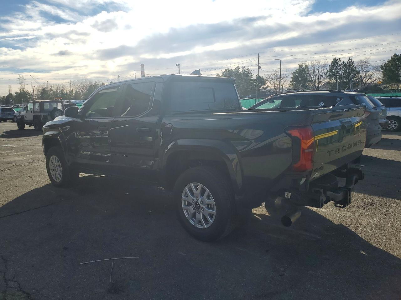 2024 TOYOTA TACOMA DOUBLE CAB photo 3