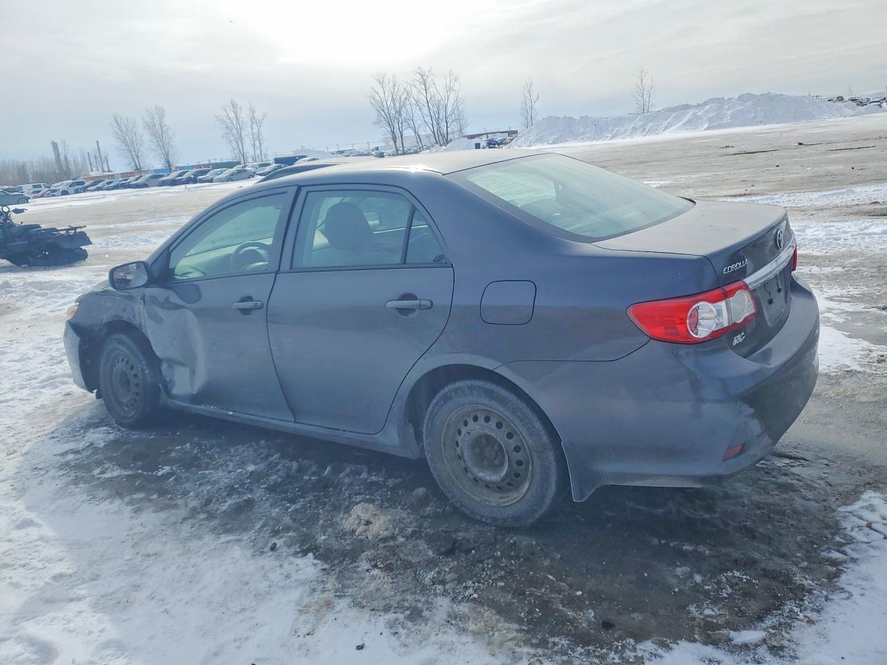 2013 TOYOTA COROLLA CE photo 3