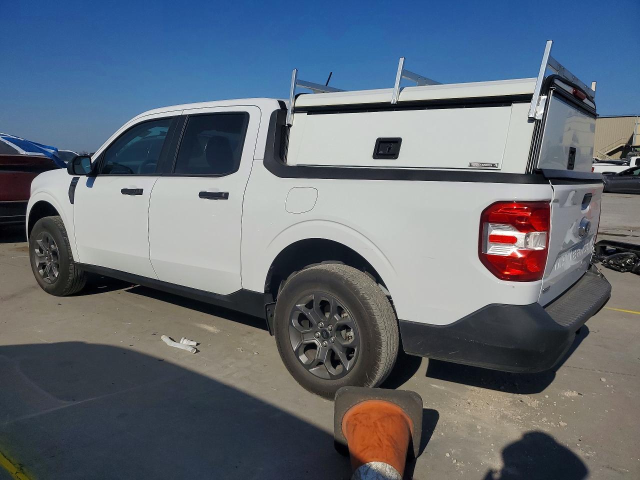 2024 FORD MAVERICK XLT photo 3