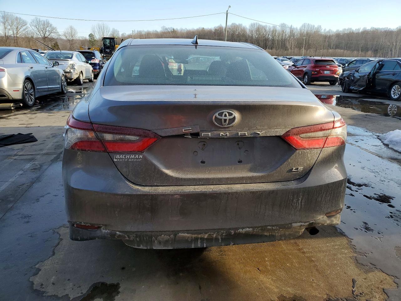 2022 TOYOTA CAMRY LE photo 6
