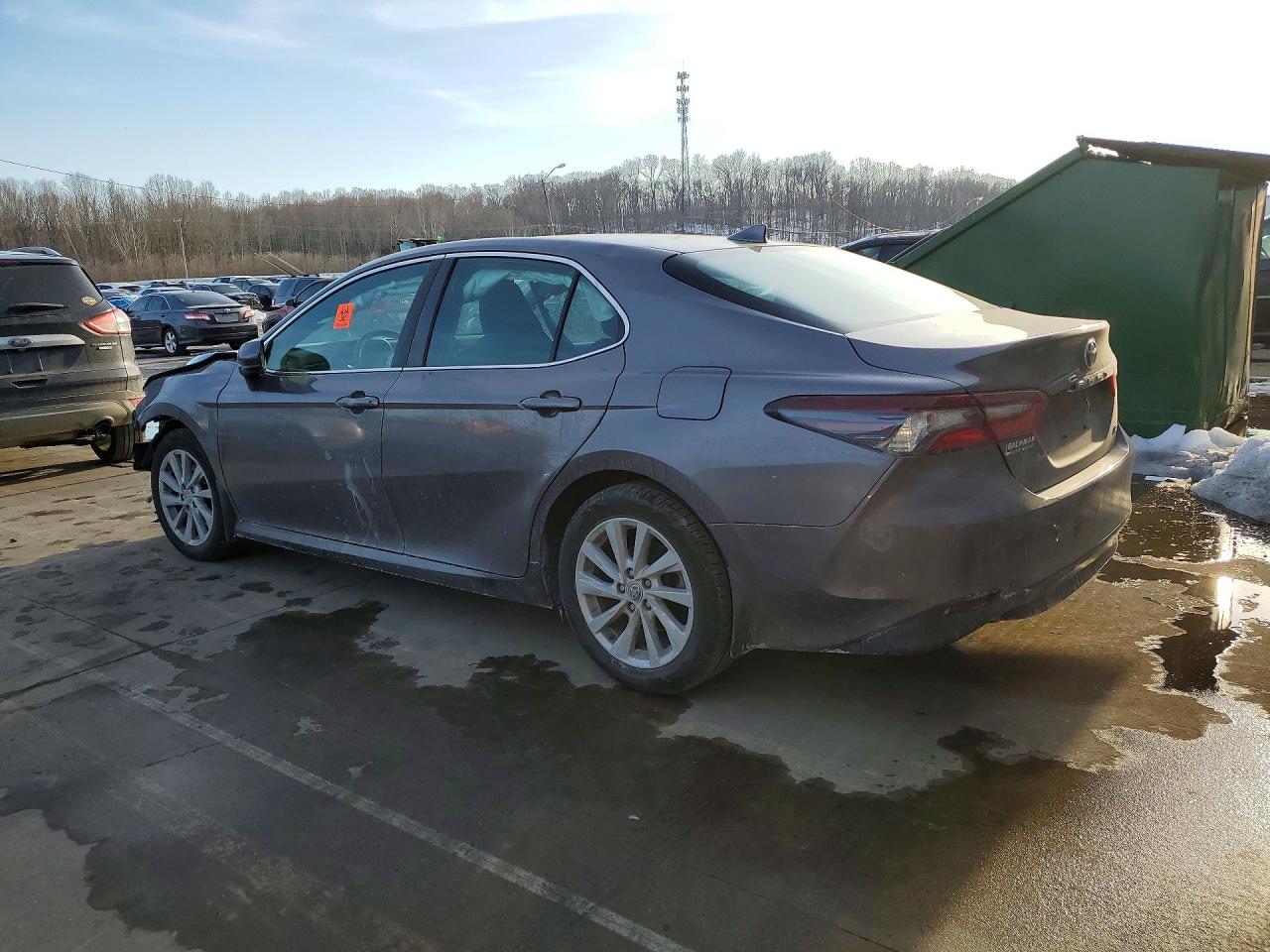 2022 TOYOTA CAMRY LE photo 2