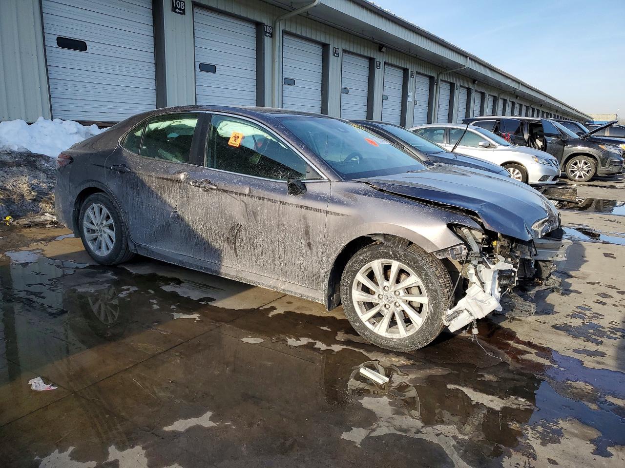 2022 TOYOTA CAMRY LE photo 4