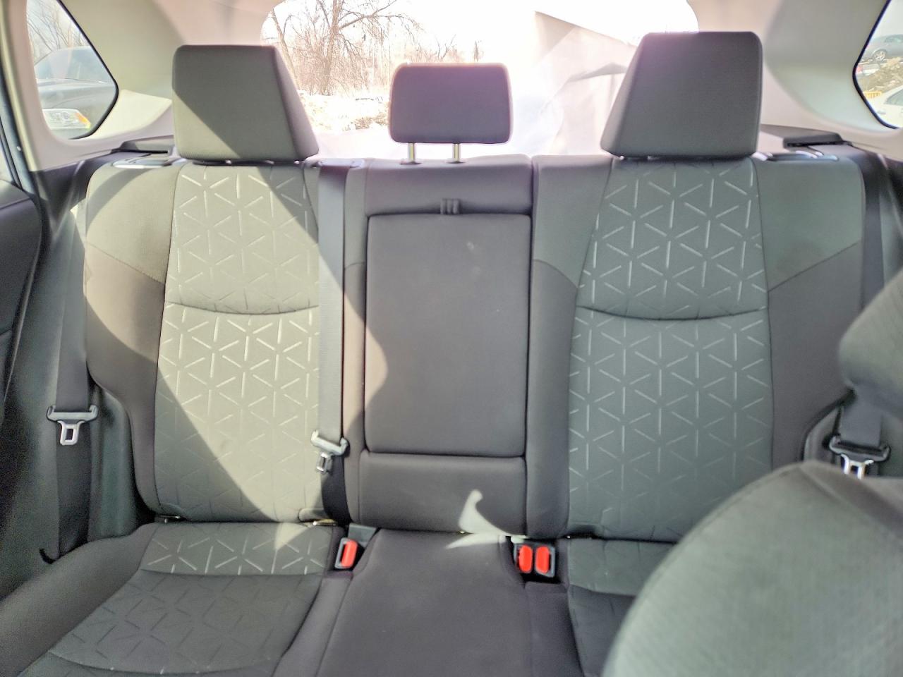 2021 TOYOTA RAV4 XLE photo 28