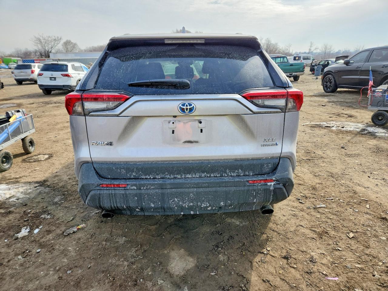 2021 TOYOTA RAV4 XLE photo 16
