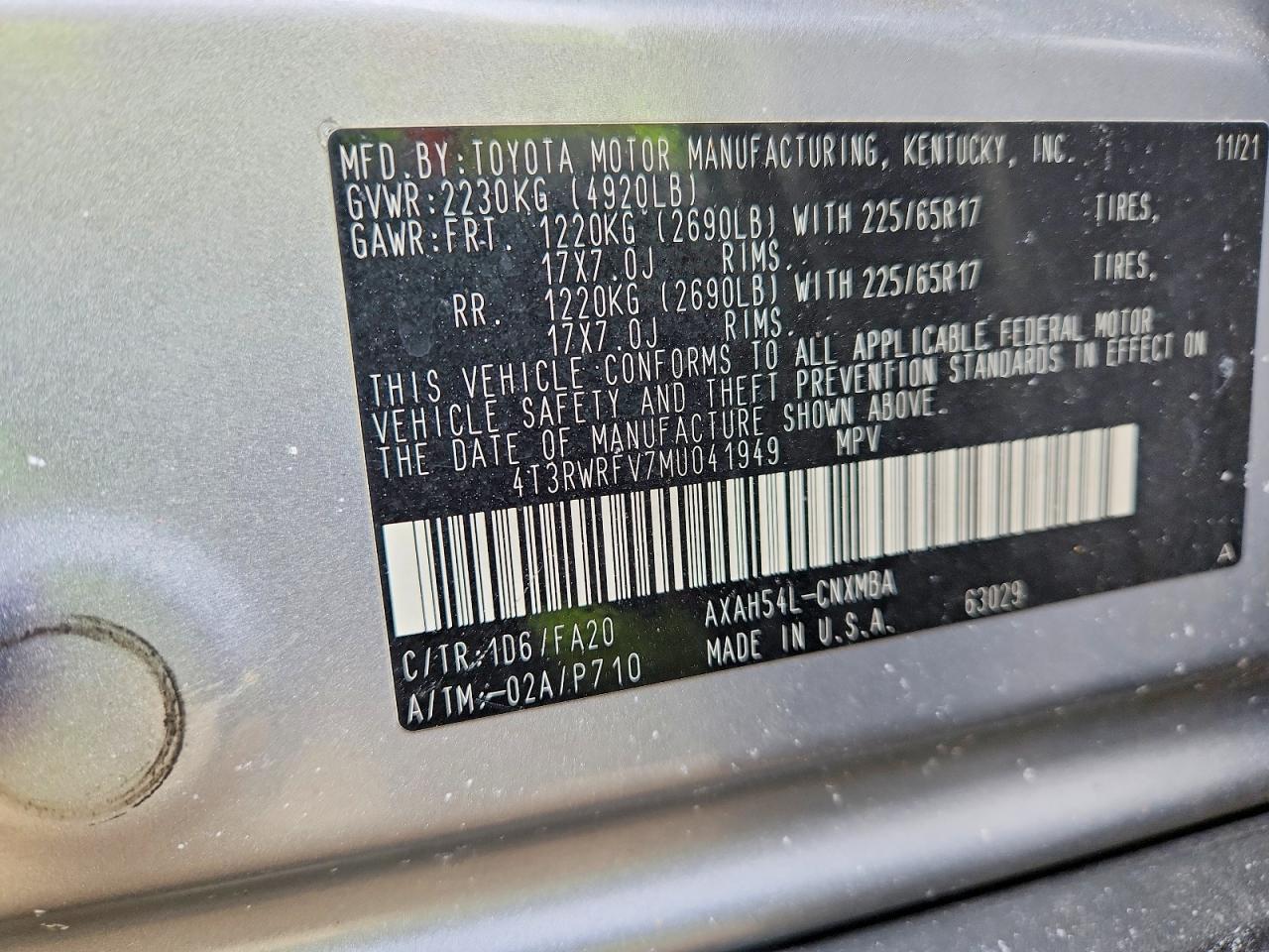 2021 TOYOTA RAV4 XLE photo 40