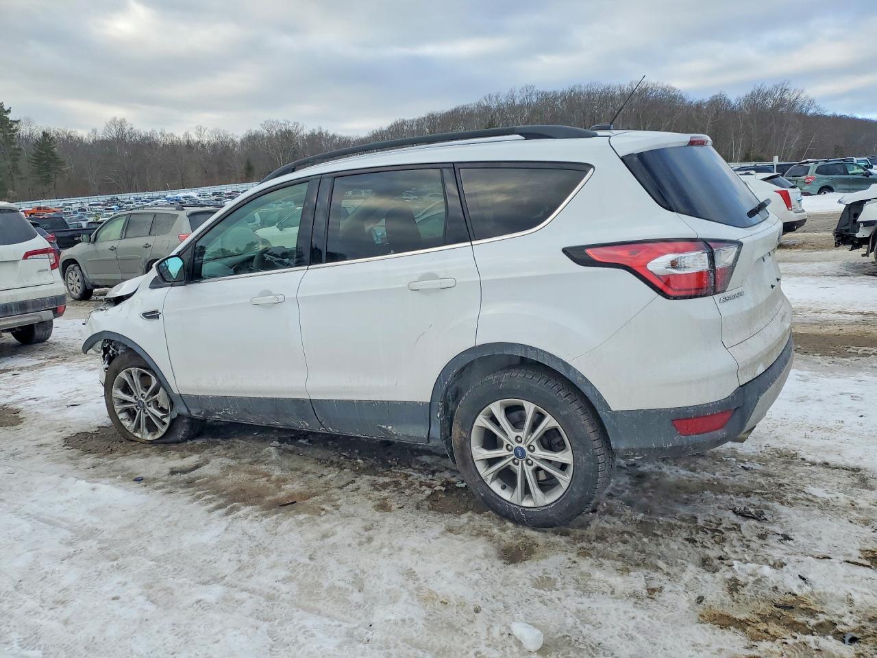 2018 FORD ESCAPE SE photo 2
