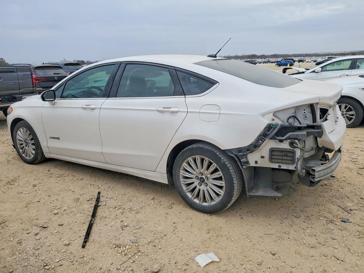 2014 FORD FUSION SE HYBRID photo 2