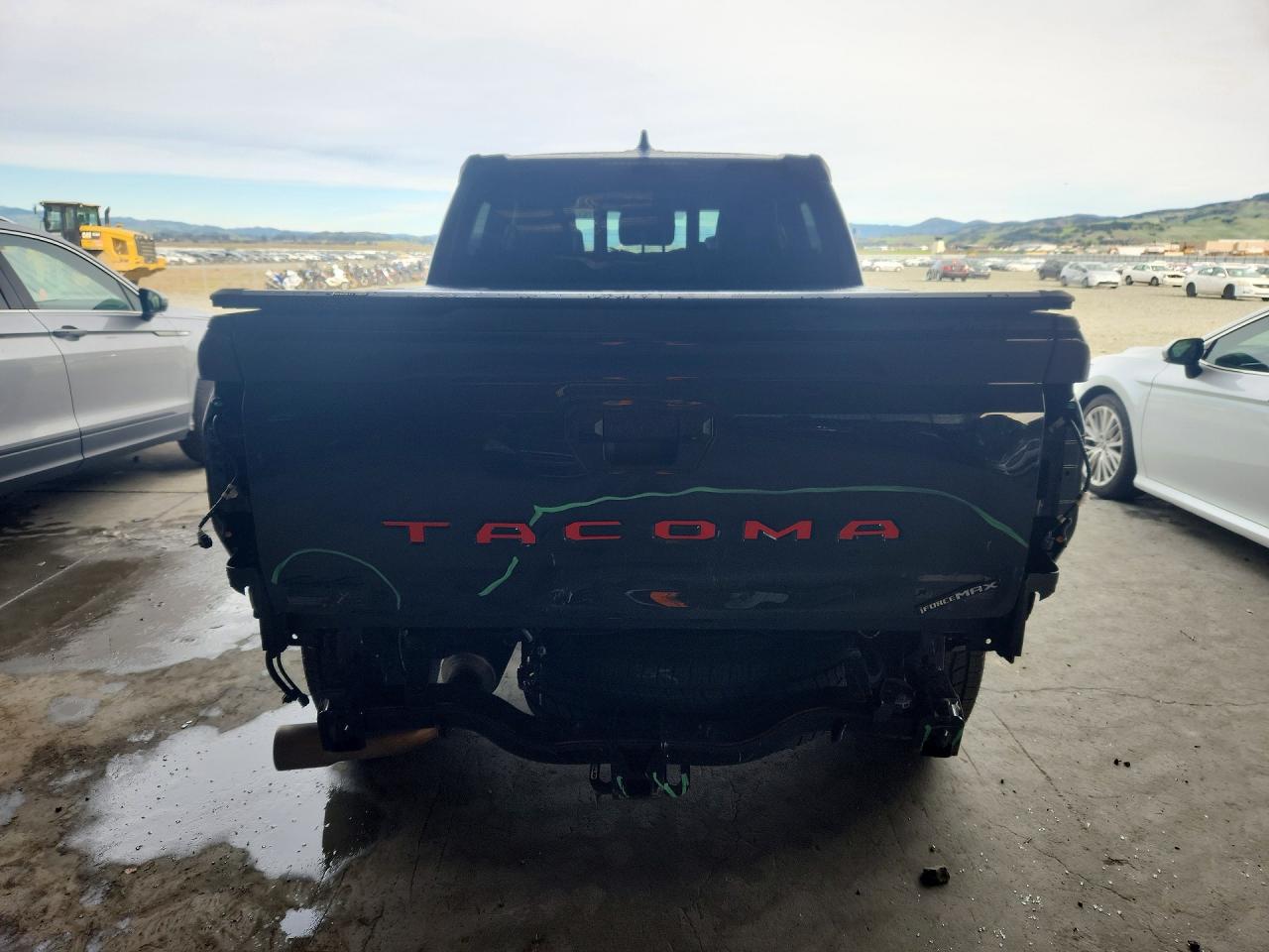 2025 TOYOTA TACOMA DOUBLE CAB photo 6
