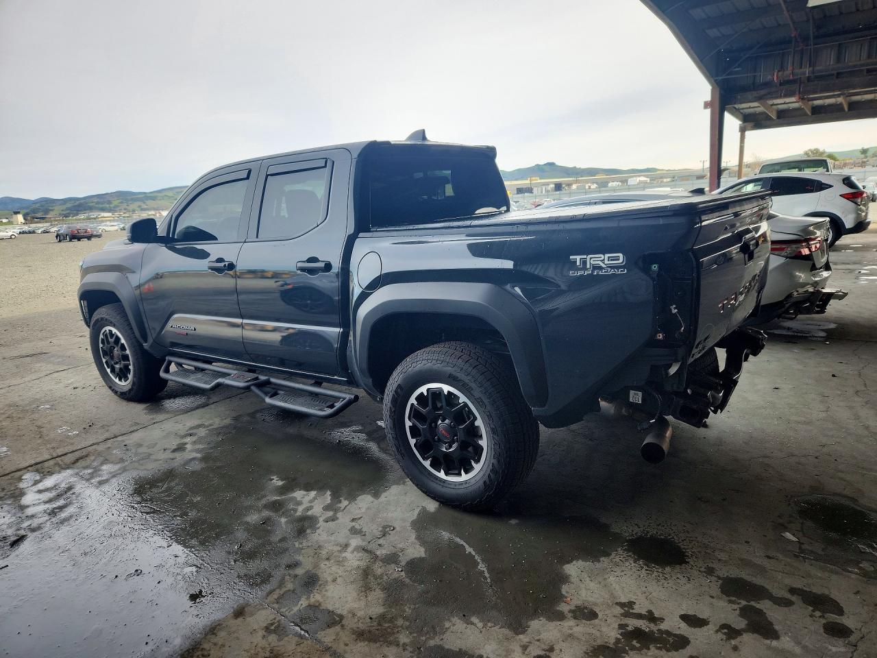 2025 TOYOTA TACOMA DOUBLE CAB photo 2