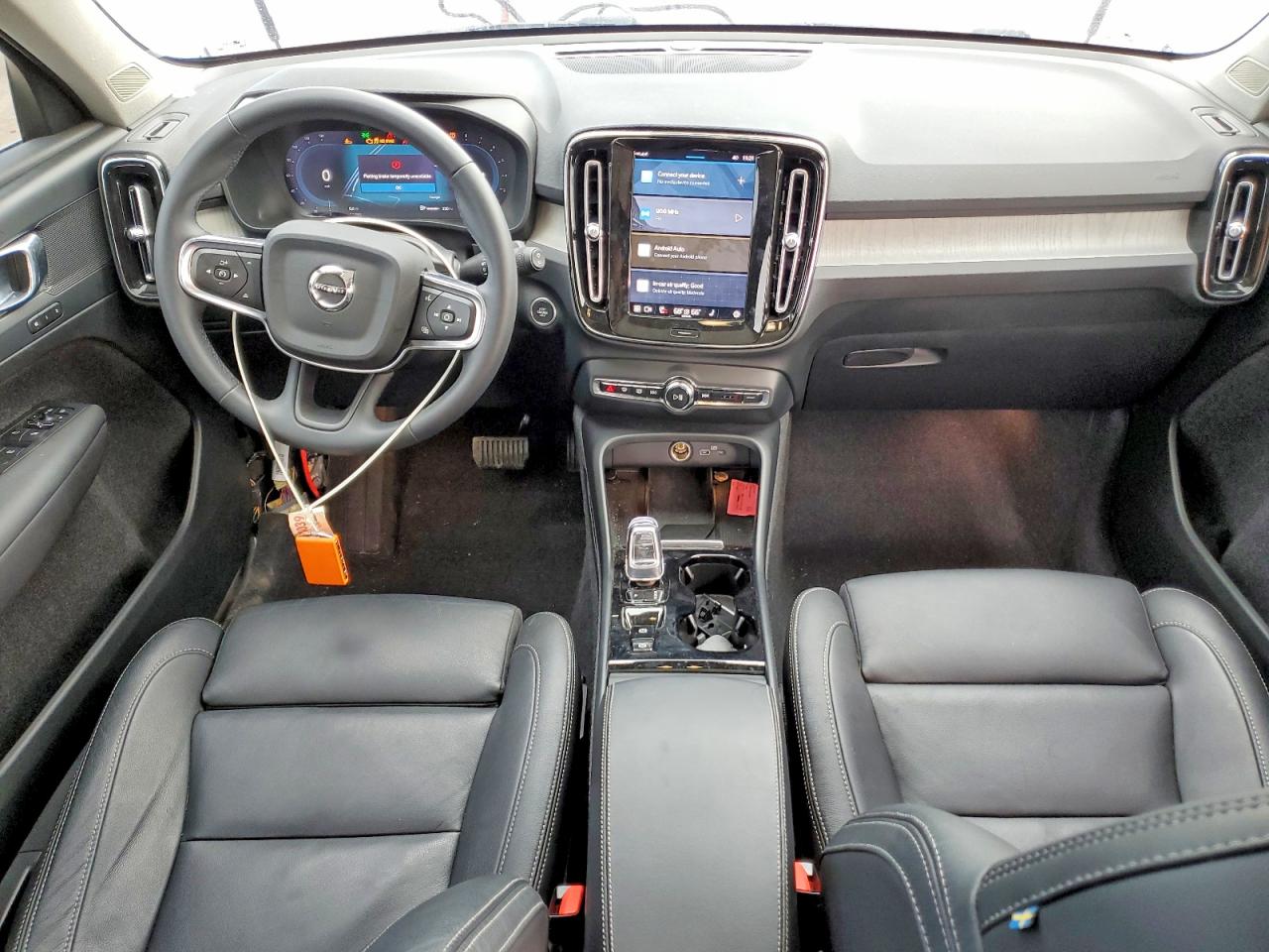 2024 VOLVO XC40 PLUS photo 8