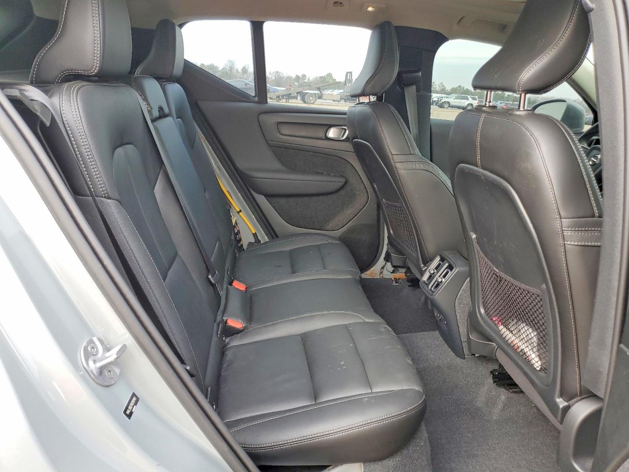 2024 VOLVO XC40 PLUS photo 11