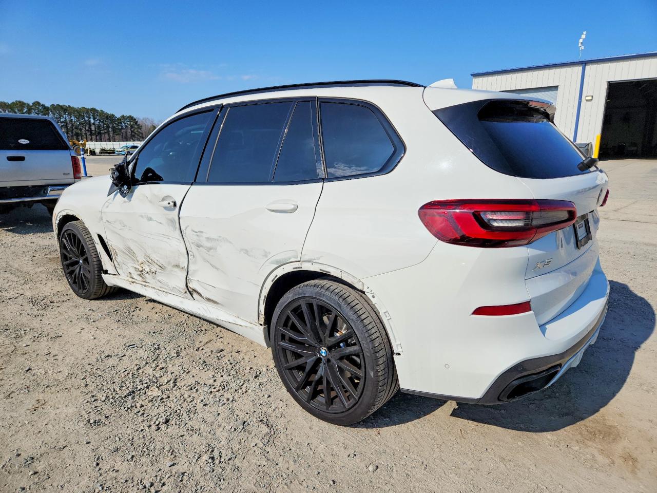 2022 BMW X5 XDRIVE40I photo 3