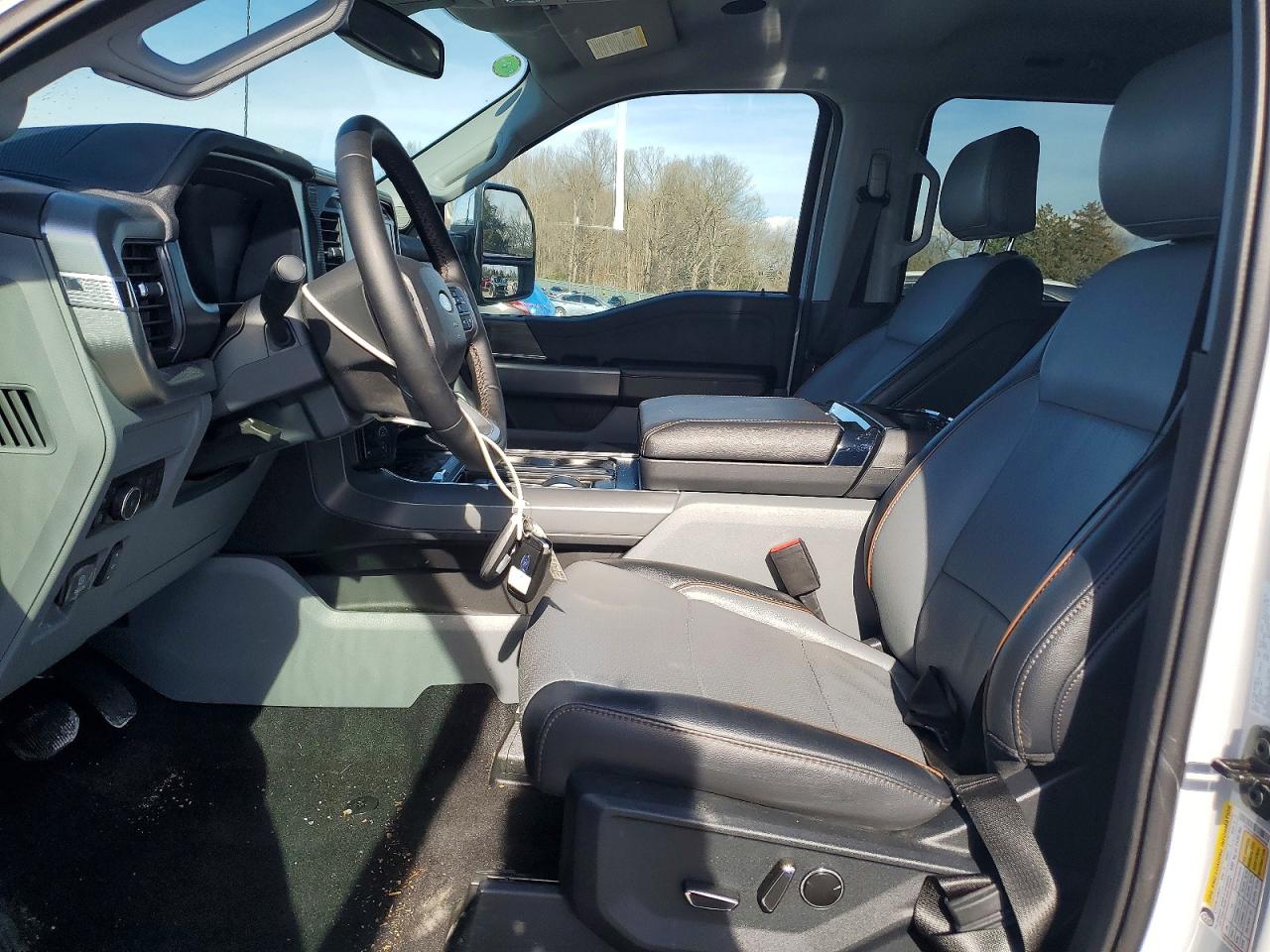 2025 FORD F150 LARIAT photo 7